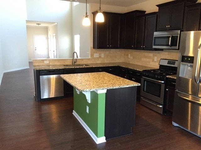 Building Photo - Wonderful 4bd/2.5bth in a great community!