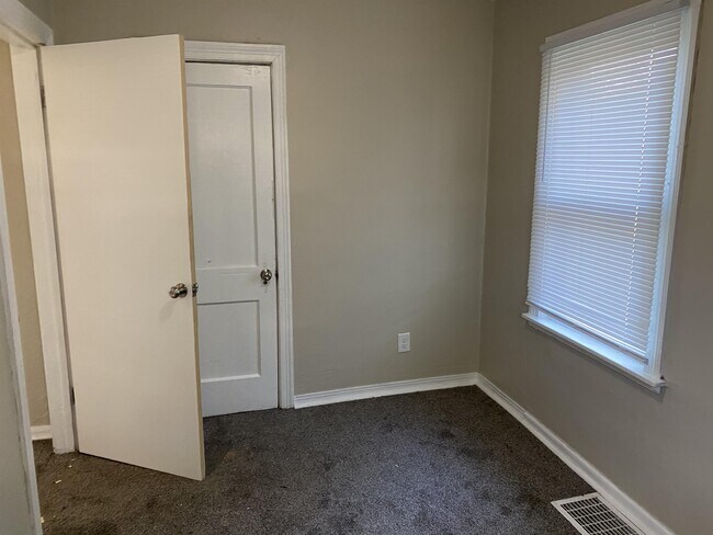 Building Photo - 1341 Taft St