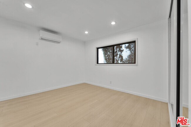 Building Photo - 926 N Spaulding Ave