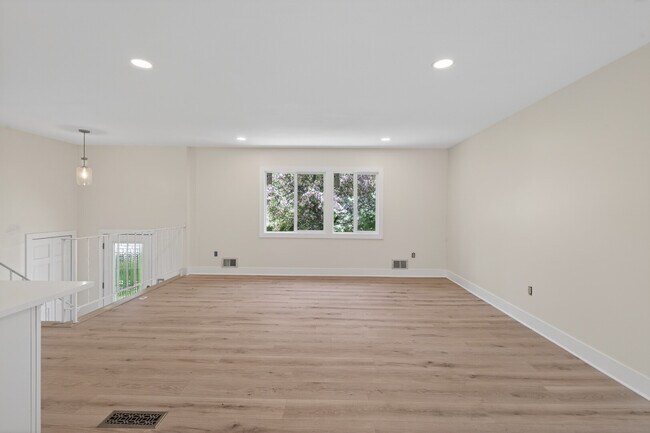 Building Photo - 6474 Totem Trail