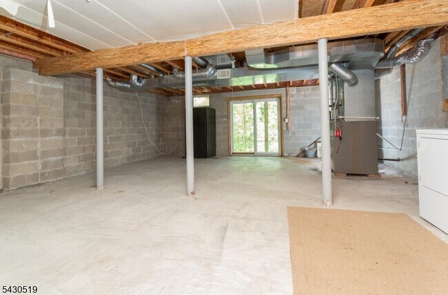 Building Photo - 643 Old Dover Rd