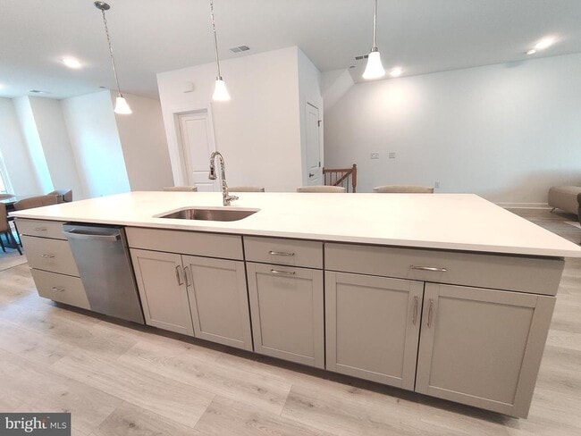 Building Photo - 5002 Longmire Wy
