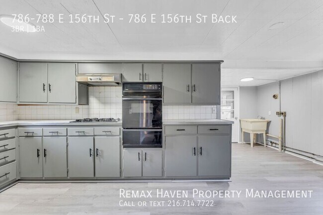 Building Photo - 786-788 E 156th St-786 E 156th St Back