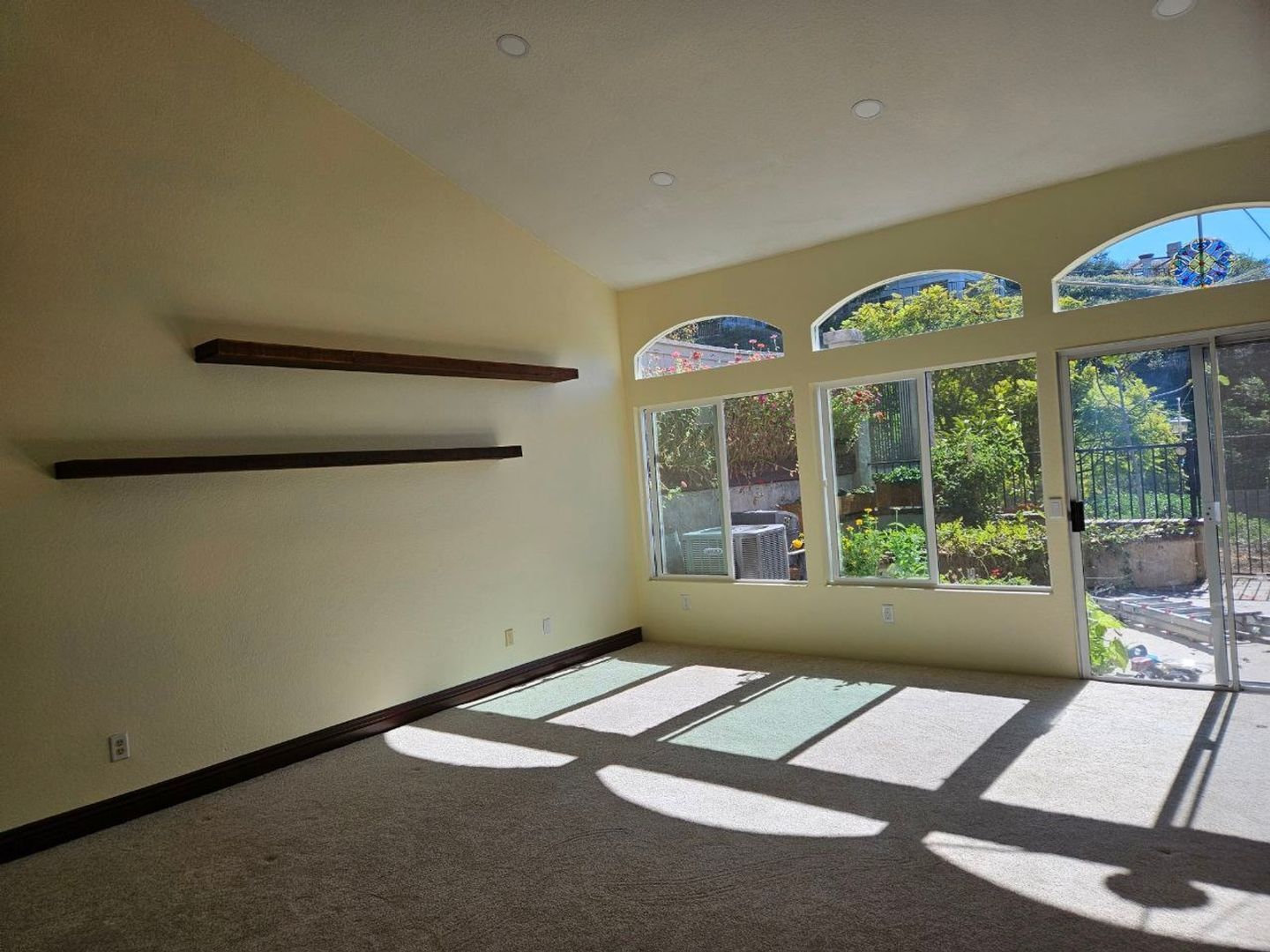 Building Photo - 1742 Hermosita Dr