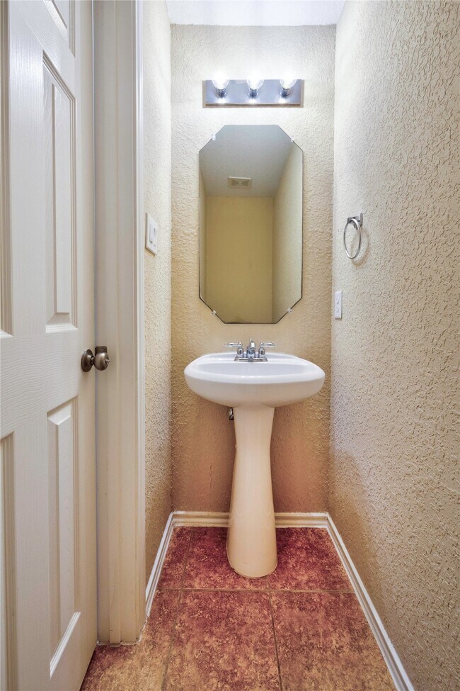 Building Photo - 6302 Denison Oaks Dr