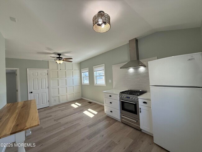 Building Photo - 1305 L St