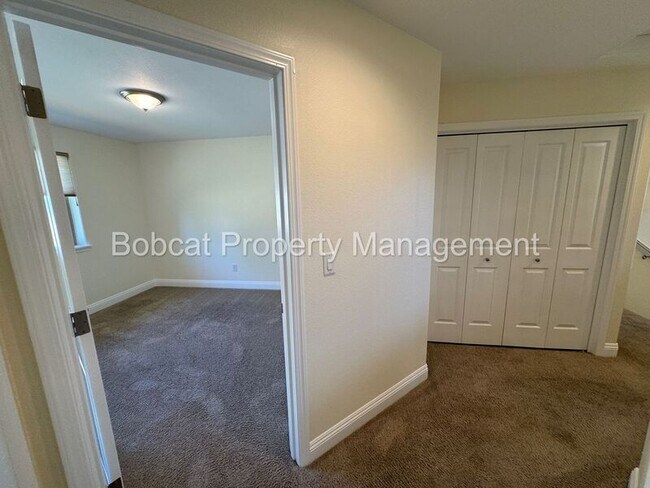 Building Photo - 1226 Saltern Dr