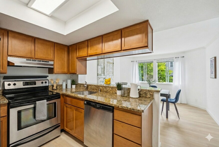 Building Photo - 12036 100th Avenue Northeast