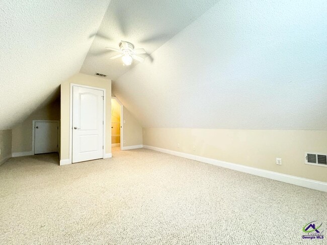 Building Photo - 701 Victoria Cir