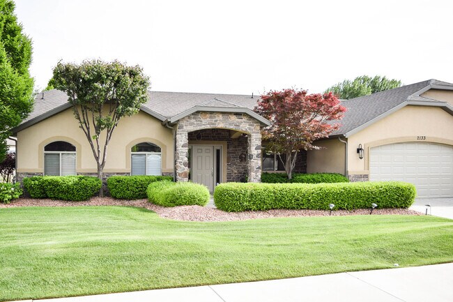 Primary Photo - Idyllic Provo home w LOTS of garage space!