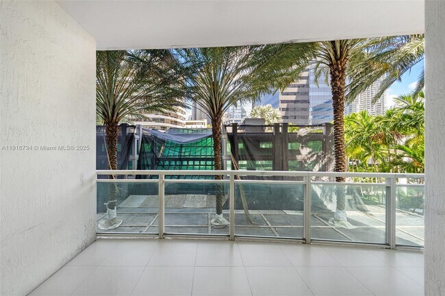 Building Photo - 950 Brickell Bay Dr