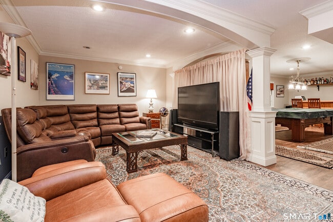 Building Photo - 2 Bramble Bush