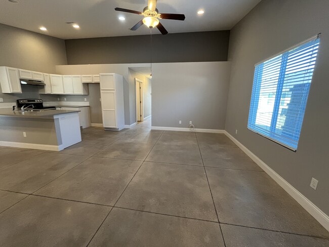 Building Photo - 5326 Hillside136