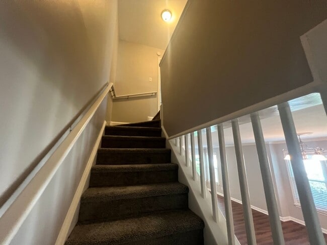 Building Photo - 4460 Roller Ct