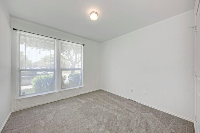 Building Photo - 4511 Halliday Ave