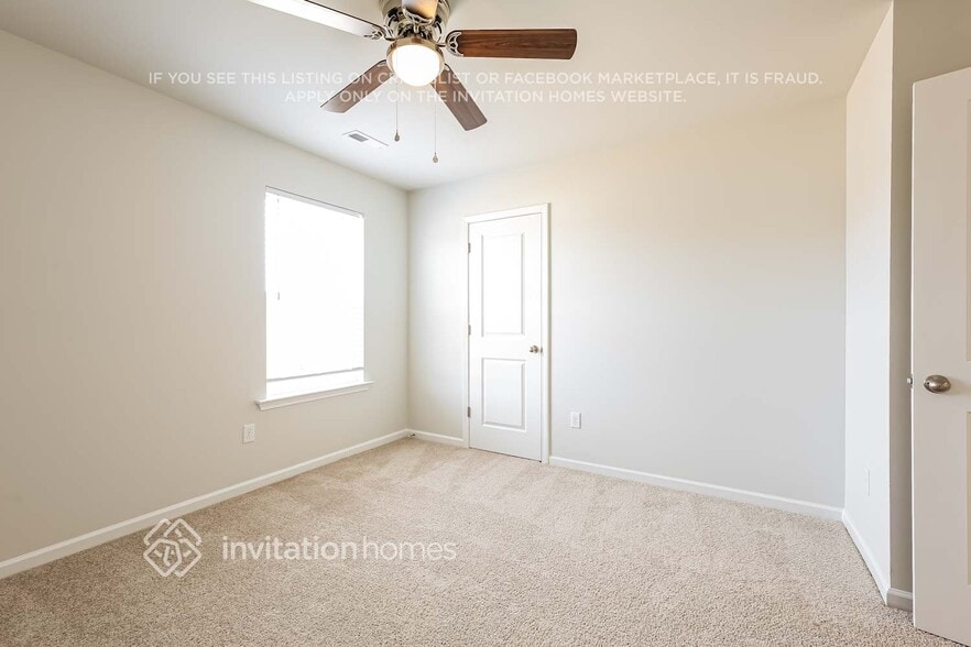 Building Photo - 209 White Flds Ave