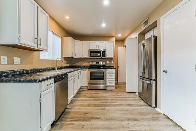 Building Photo - 4012 E Covina St