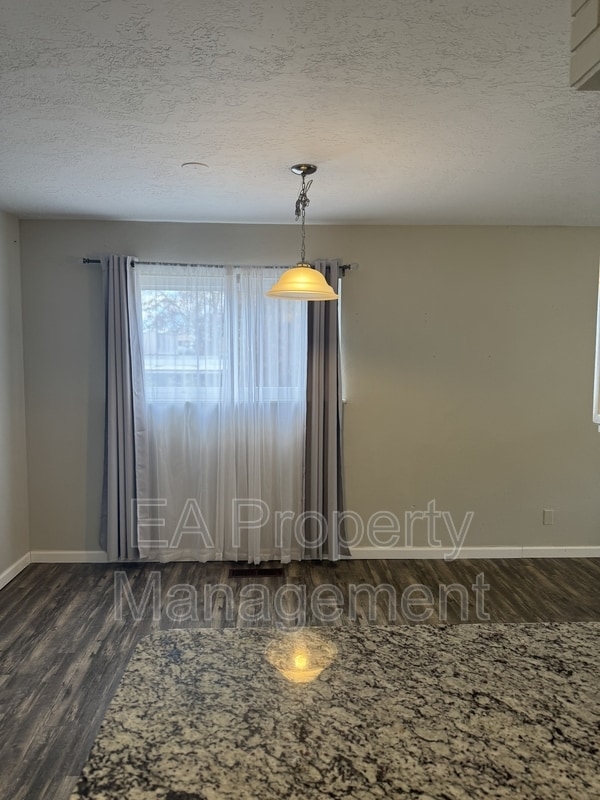 Building Photo - 1417 Dorothy St NE