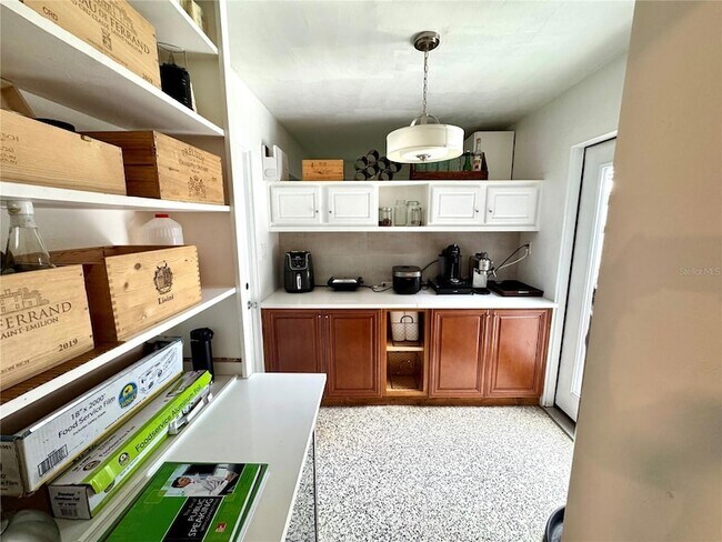 Building Photo - 3579 Plantation Dr