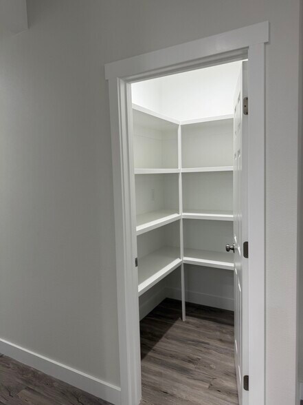 Building Photo - 8673 Charles Rd NE