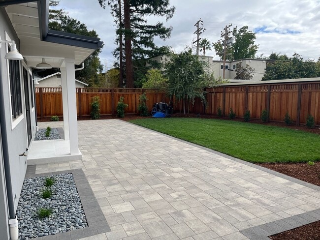 Building Photo - Completely Remodeled Home in Prime Los Gat...