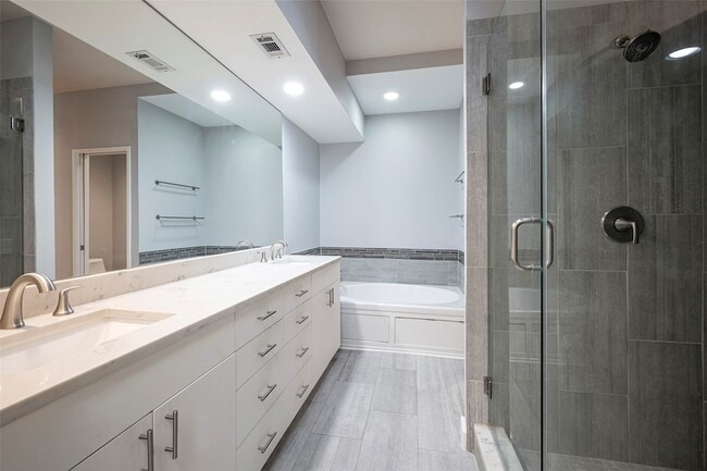 Building Photo - 3372 Miro Pl