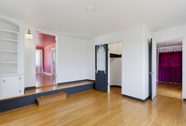 Building Photo - Historic Charm Meets Modern Living – Stunning 5 Bedroom Home on Iconic Myrtle Avenue