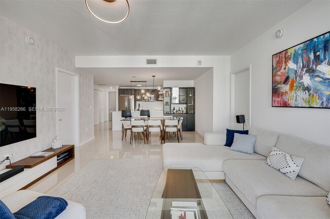 Building Photo - 488 NE 18th St