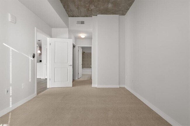 Building Photo - 250 Pharr Rd NE