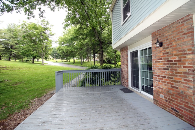 Building Photo - 100 Grouse Ct