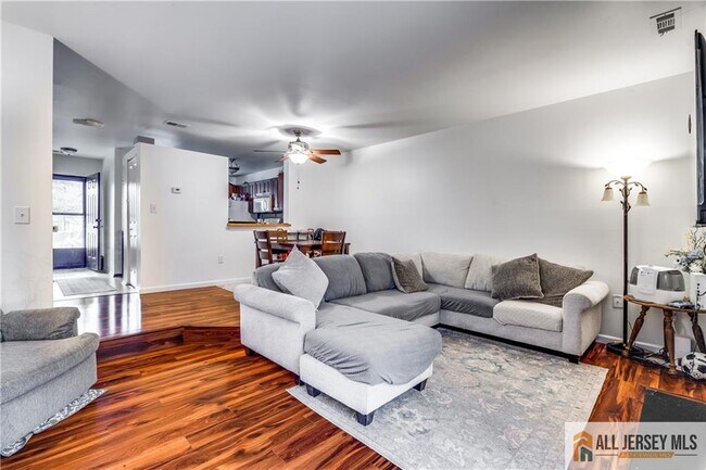 Building Photo - 1805 Poplar Ct