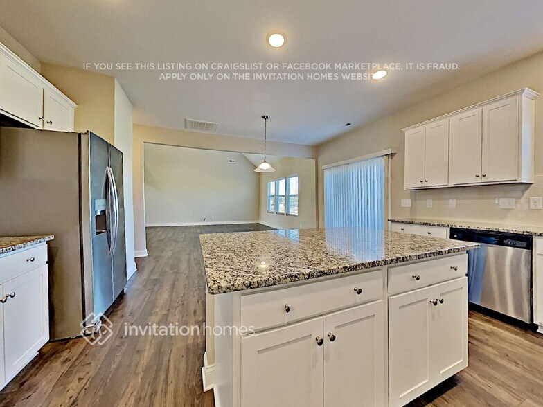 Building Photo - 5399 Roberta Crossing Dr