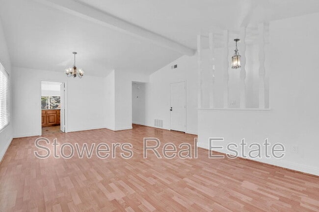 Building Photo - 2940 Sombrero Cir