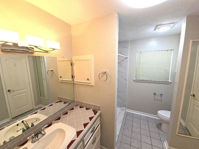 Building Photo - 12702 Ravensway Dr