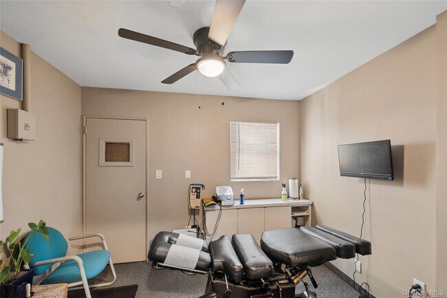 Building Photo - 714 E Park Ave