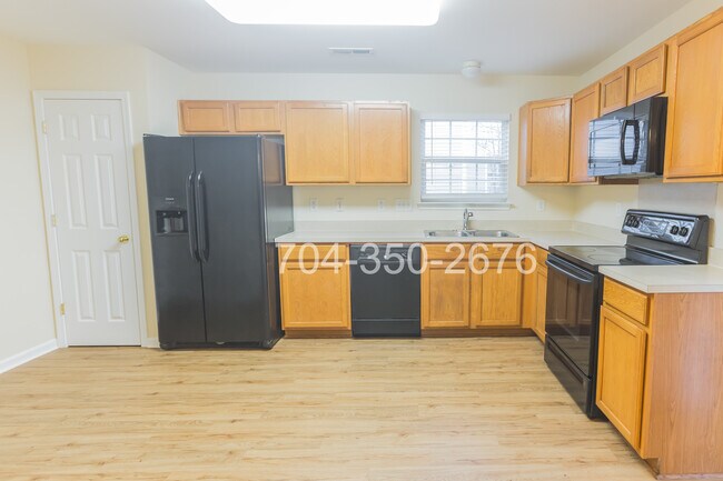 Building Photo - 1941 Pheasant Glen Rd