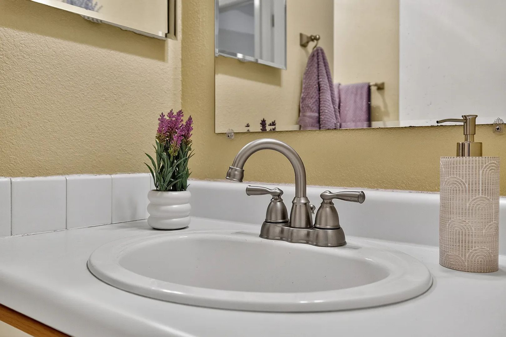 Building Photo - 211 Stony Point Rd