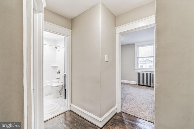 Building Photo - 3436 Barclay St