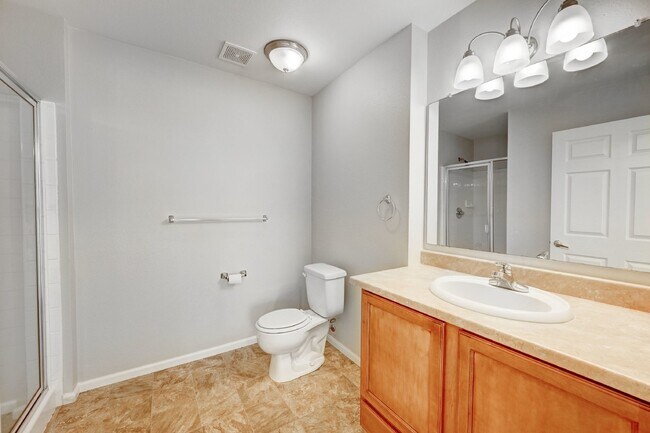 Building Photo - $1,950.00 - 2 Beds, 2 Bath, Condo in Auror...