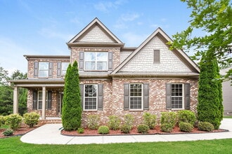 Building Photo - 3738 Valley Spring Dr