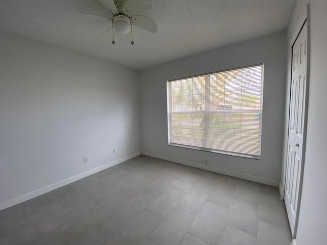 Building Photo - 8057 Bracken Ln