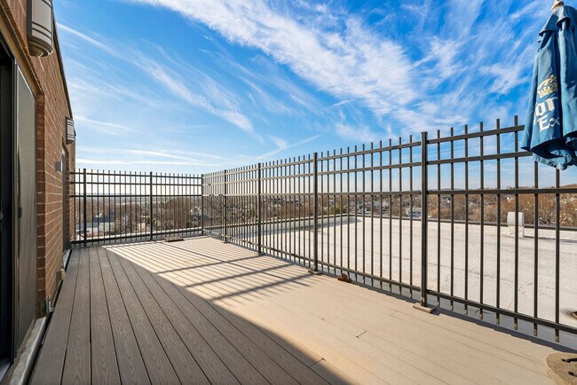 Building Photo - 275 U.S. 20-SI ID1240408P