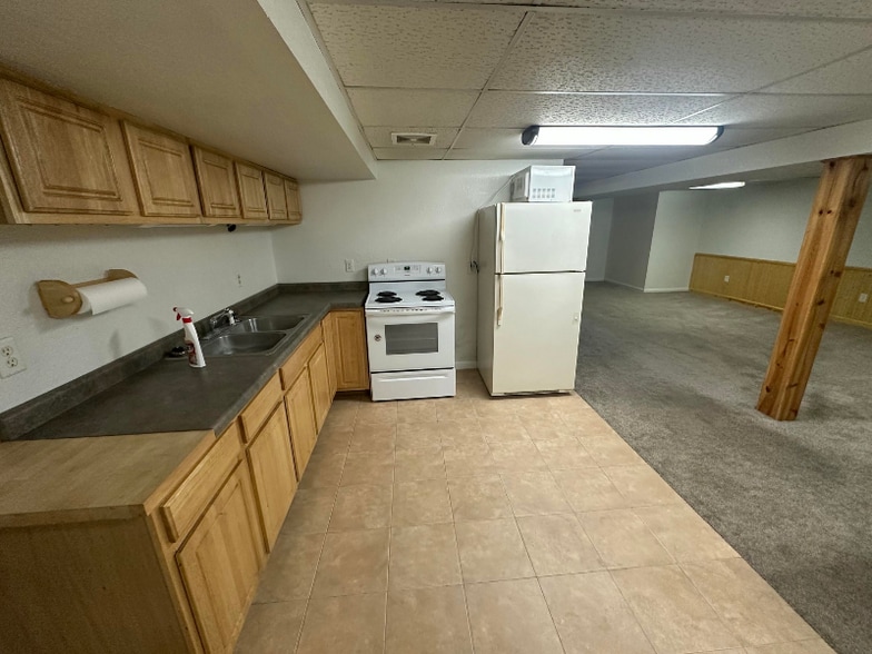 Building Photo - 14915 Michigan Ave