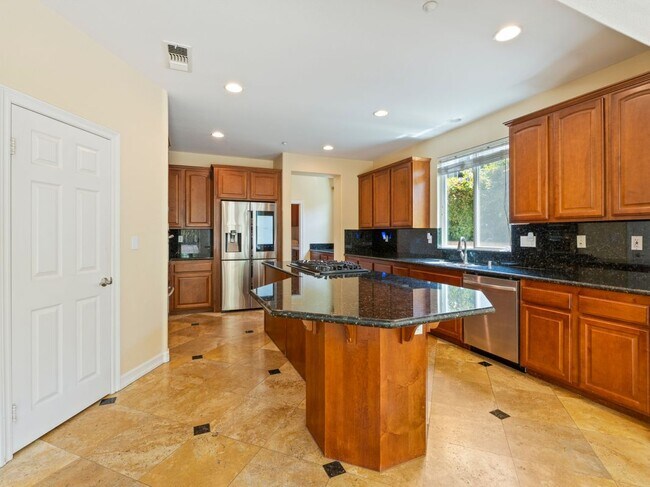 Building Photo - 5250 Coleridge Ct