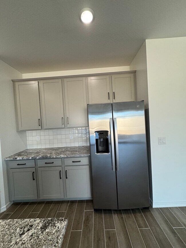 Building Photo - 7606 W Smoketree Dr