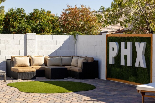 Building Photo - 4525 E Angela Dr