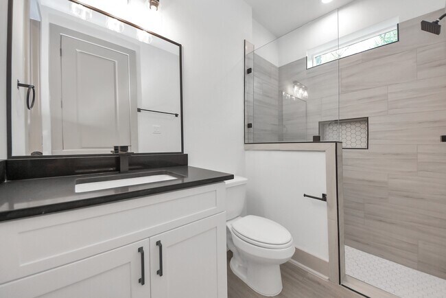 Building Photo - 5303 Kindred Gdn Ln