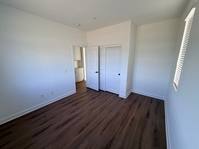 Building Photo - 513 Proton Pl