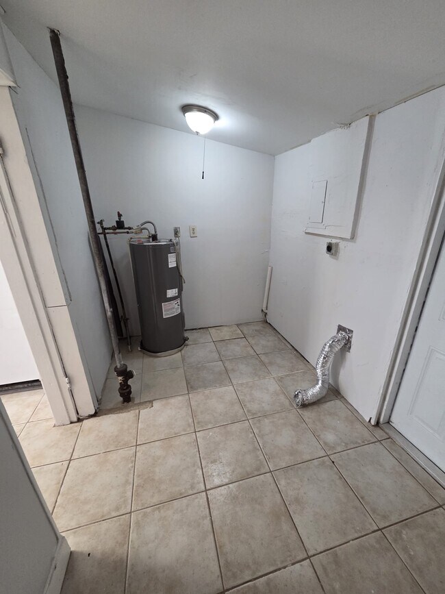 Building Photo - 5751 SW 37th St