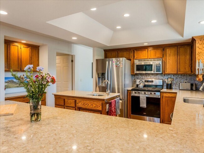 Building Photo - 271 Twin Ridge Dr